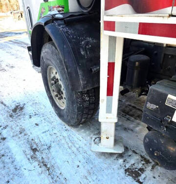 2003 Mack MR688S