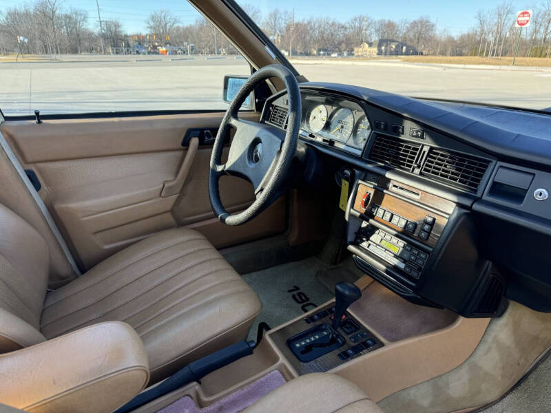 1984 Mercedes-Benz 190-Class 190 D 2.2