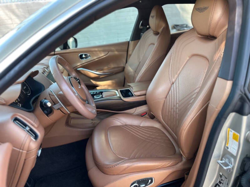 2021 Aston Martin DBX
