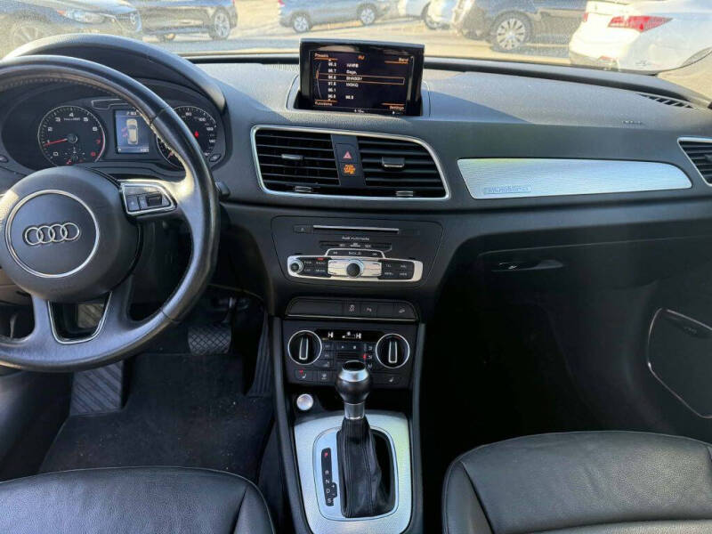 2016 Audi Q3 2.0T quattro Prestige