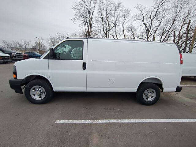 2025 Chevrolet Express 2500
