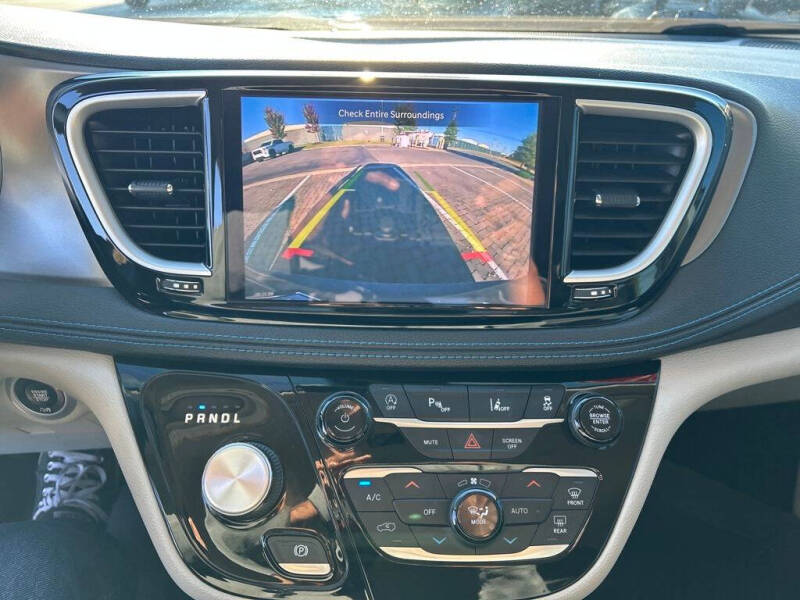 2021 Chrysler Pacifica Touring L