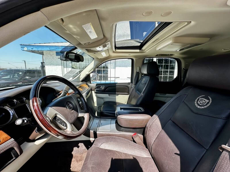 2012 Cadillac Escalade Platinum Edition