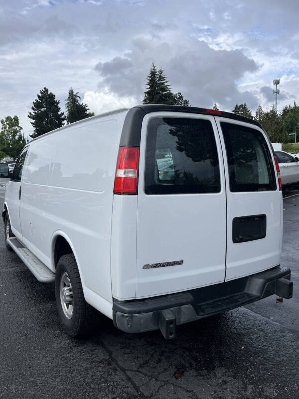 2018 Chevrolet Express 2500