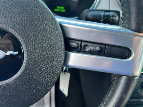 2006 Ford Mustang V6 Standard