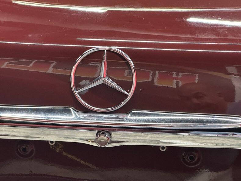 1982 Mercedes-Benz 380-Class 380 SL