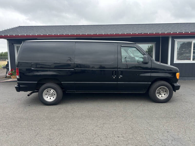 2003 Ford E-Series E-150 Base