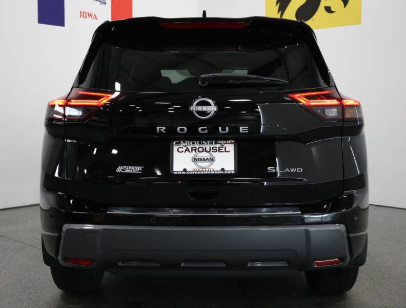 2025 Nissan Rogue SL
