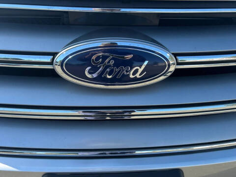 2017 Ford Edge Titanium