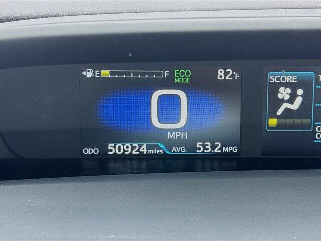 2022 Toyota Prius LE