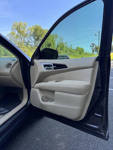 2015 Nissan Pathfinder SV