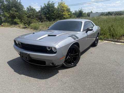 2016 Dodge Challenger SXT Plus