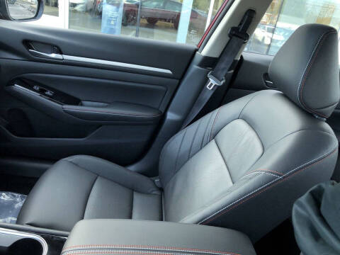 2025 Nissan Altima 2.5 SR