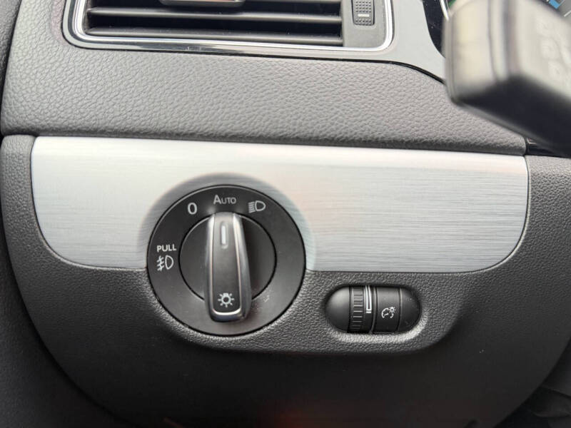 2016 Volkswagen Jetta Hybrid SEL Premium