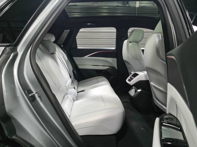 2024 Cadillac LYRIQ Luxury 1