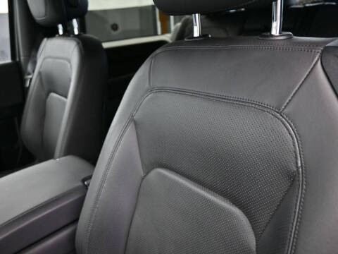 2023 Land Rover Defender 90 V8