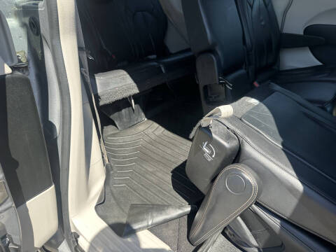 2017 Chrysler Pacifica Touring-L
