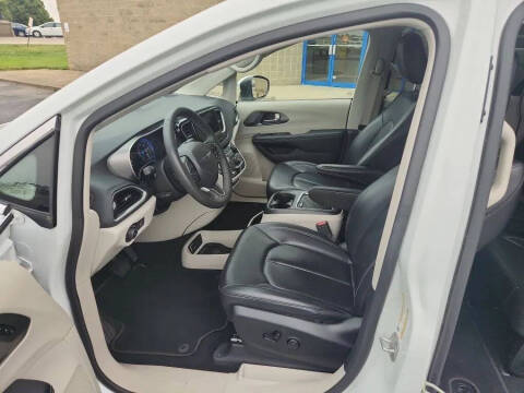 2023 Chrysler Pacifica Touring L