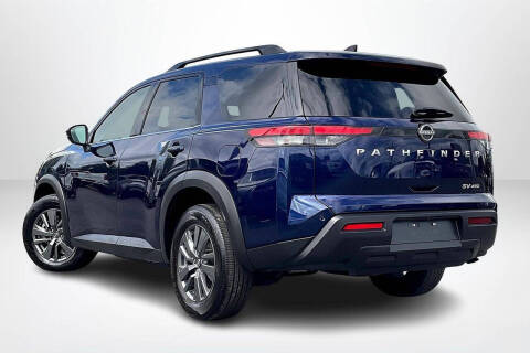 2023 Nissan Pathfinder SV