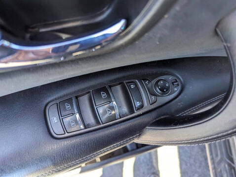 2017 Nissan Armada SV