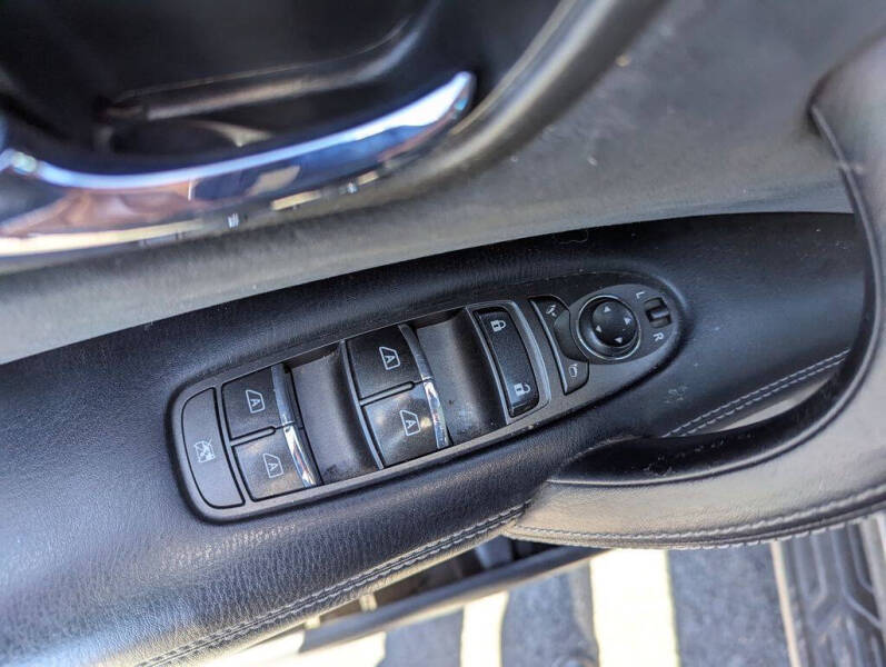 2017 Nissan Armada SV