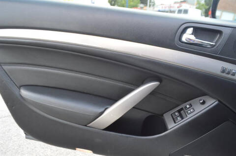 2011 Infiniti G37 Coupe x