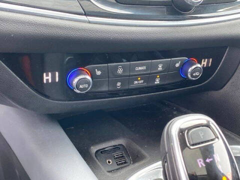 2020 Buick Enclave Essence