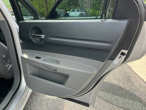 2005 Dodge Magnum SE