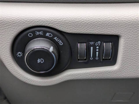 2024 Chrysler Pacifica Plug-In Hybrid Select