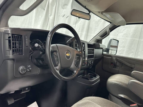 2022 Chevrolet Express 3500