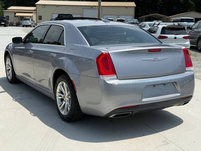 2017 Chrysler 300 Limited