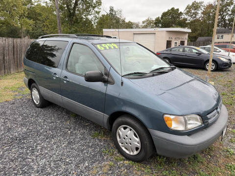 2000 Toyota Sienna LE