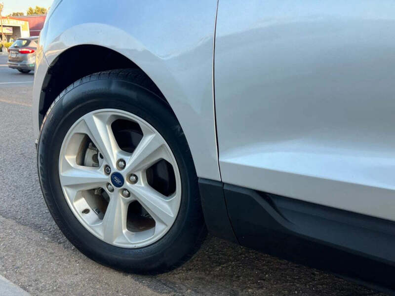 2017 Ford Edge SE