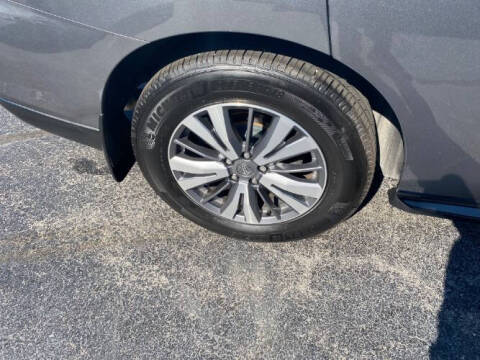 2020 Nissan Pathfinder SV