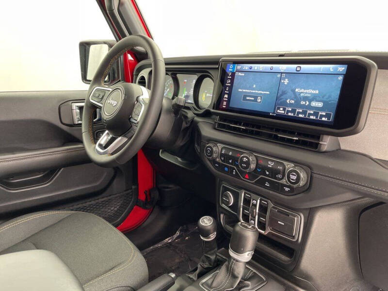 2024 Jeep Wrangler Sahara 4xe