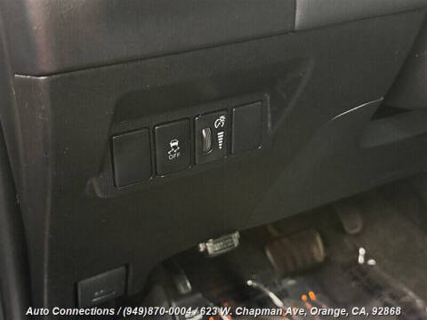 2016 Toyota Prius v Three