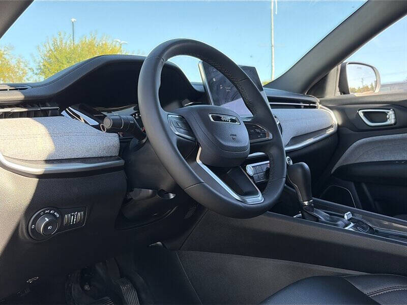 2024 Jeep Compass Latitude Lux