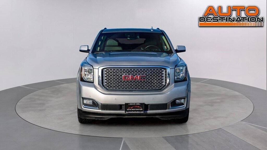 2017 GMC Yukon XL for sale at Auto Destination in Puyallup, WA