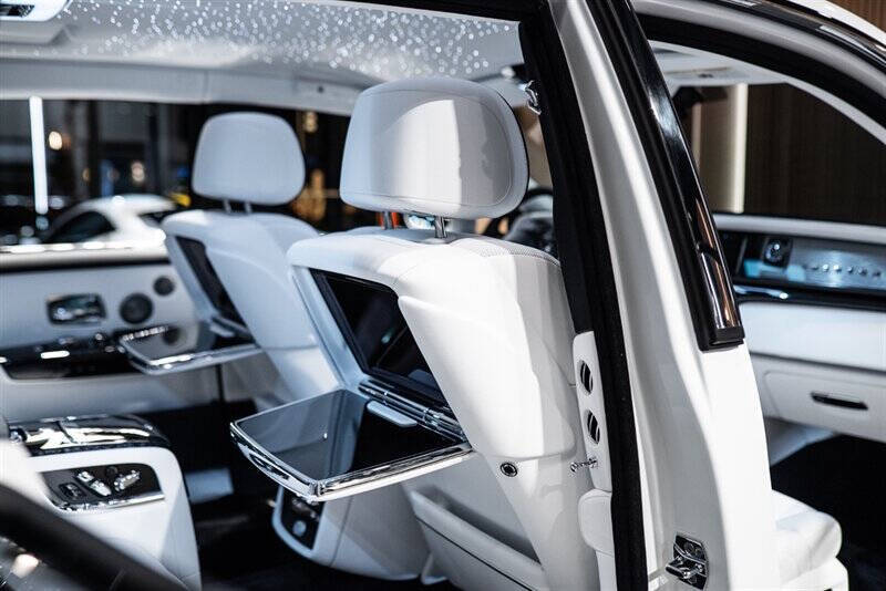 2025 Rolls-Royce Phantom