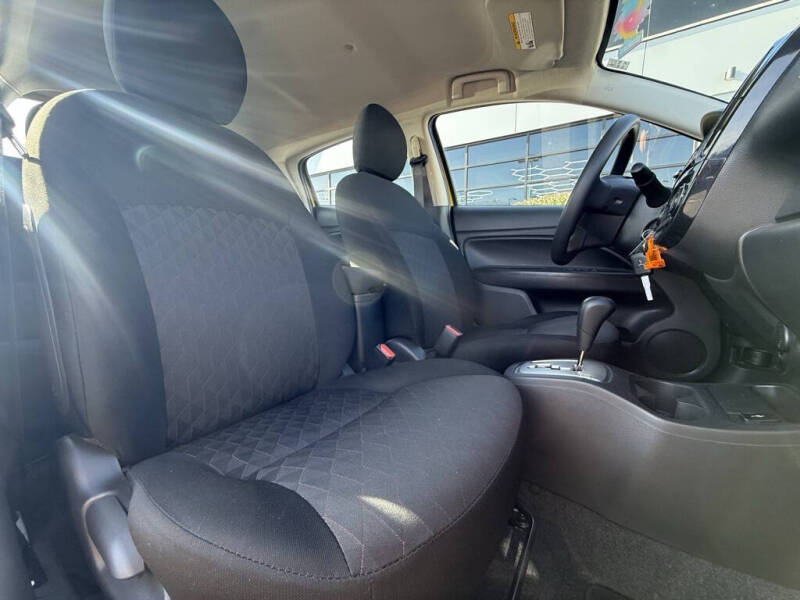 2024 Mitsubishi Mirage ES