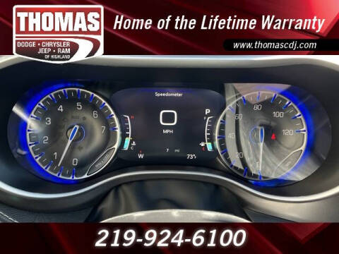 2026 Chrysler Pacifica Select