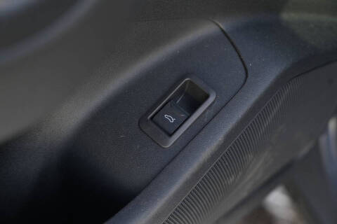 2025 Audi Q6 e-tron quattro Premium Plus