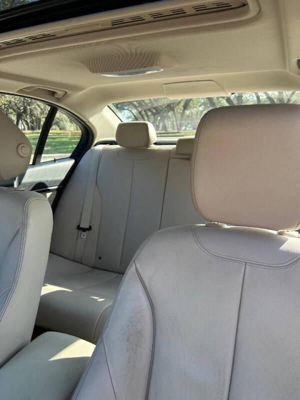 2015 BMW 3 Series 320i