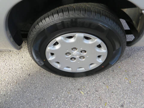 2004 Chrysler Town and Country Family Value