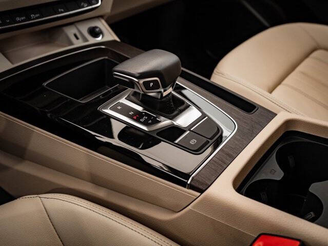 2025 Audi Q5 quattro Premium 40 TFSI