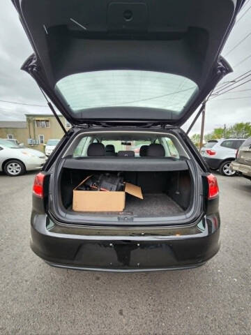 2015 Volkswagen Golf TSI Launch Edition