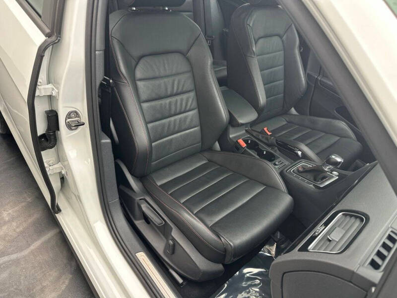 2017 Volkswagen Golf GTI SE
