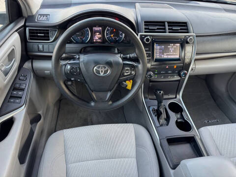 2016 Toyota Camry LE