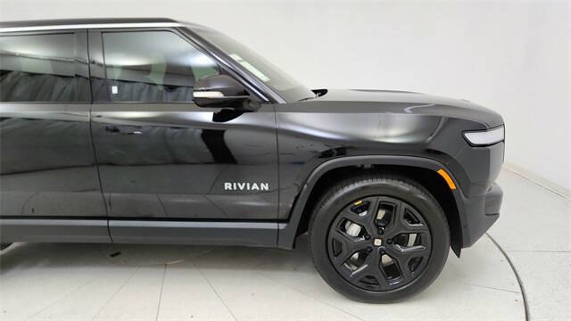 2024 Rivian R1S