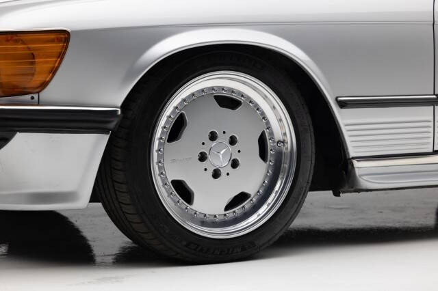 1986 Mercedes-Benz 560-Class 560 SL